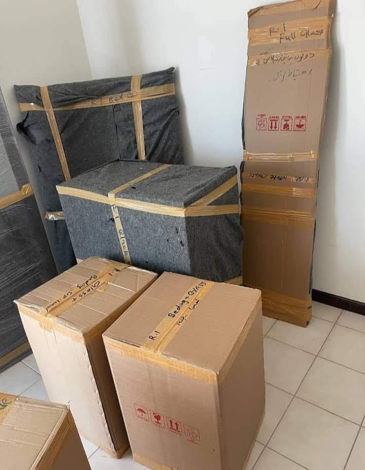 كراتين وبطانيات مبطنة لحماية الزجاج والتحف